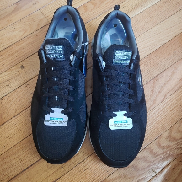 NWT - Sport Sneakers w/Memory Foam - 13WW - Picture 3 of 8